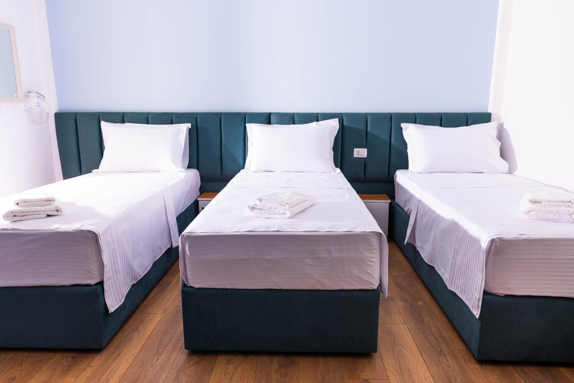 Hotel Vila Max Durrës Zewnętrze zdjęcie