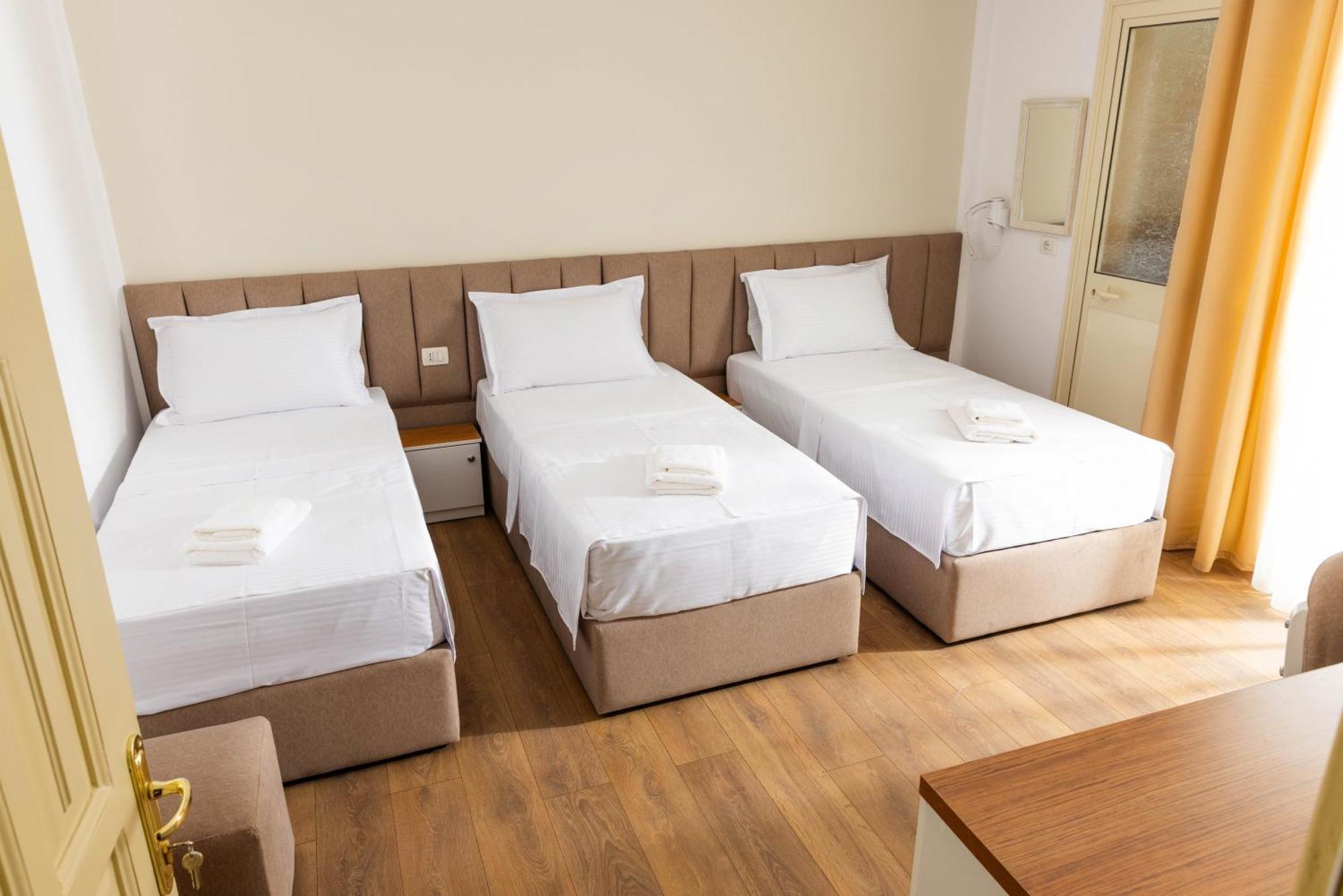Hotel Vila Max Durrës Zewnętrze zdjęcie