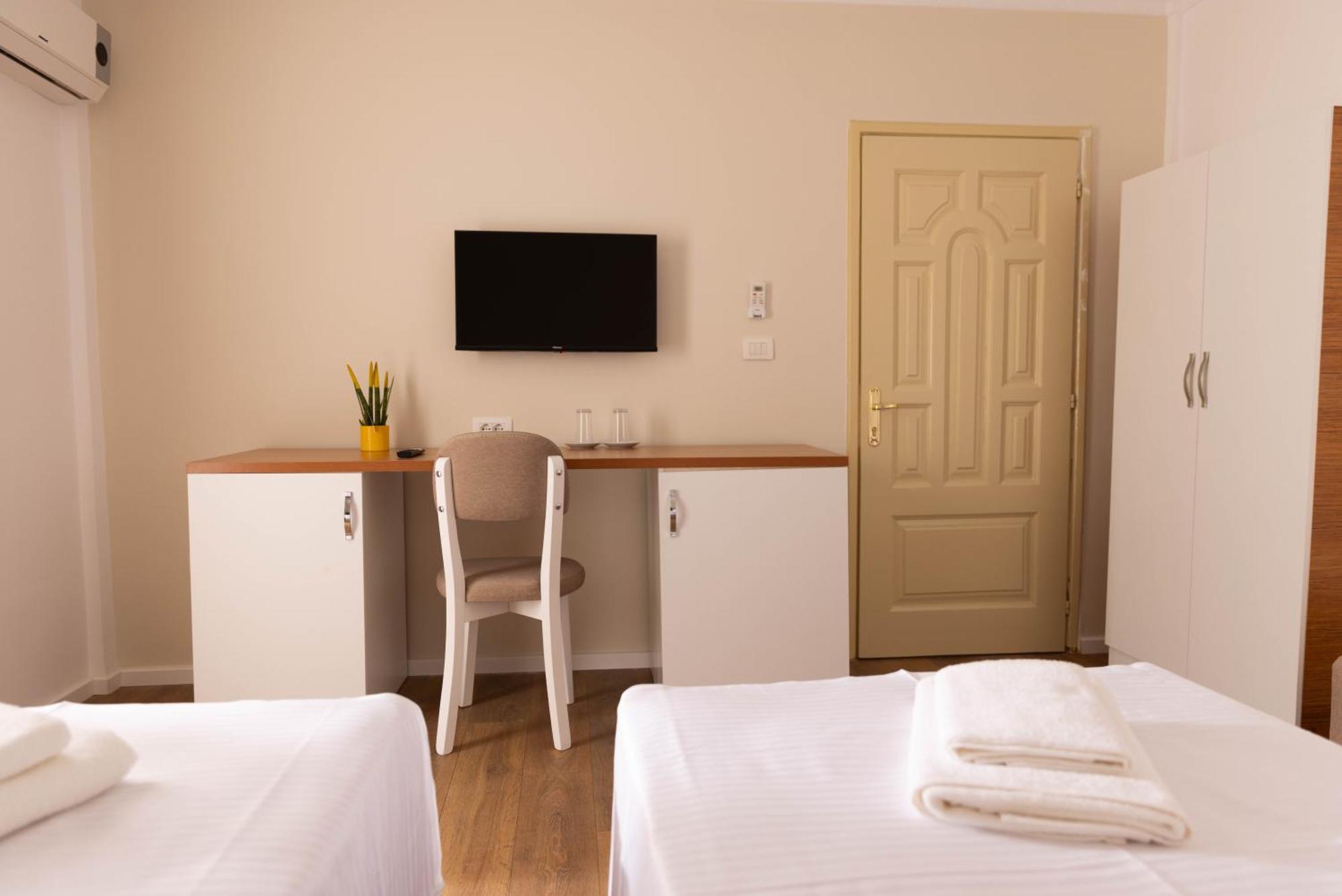 Hotel Vila Max Durrës Zewnętrze zdjęcie