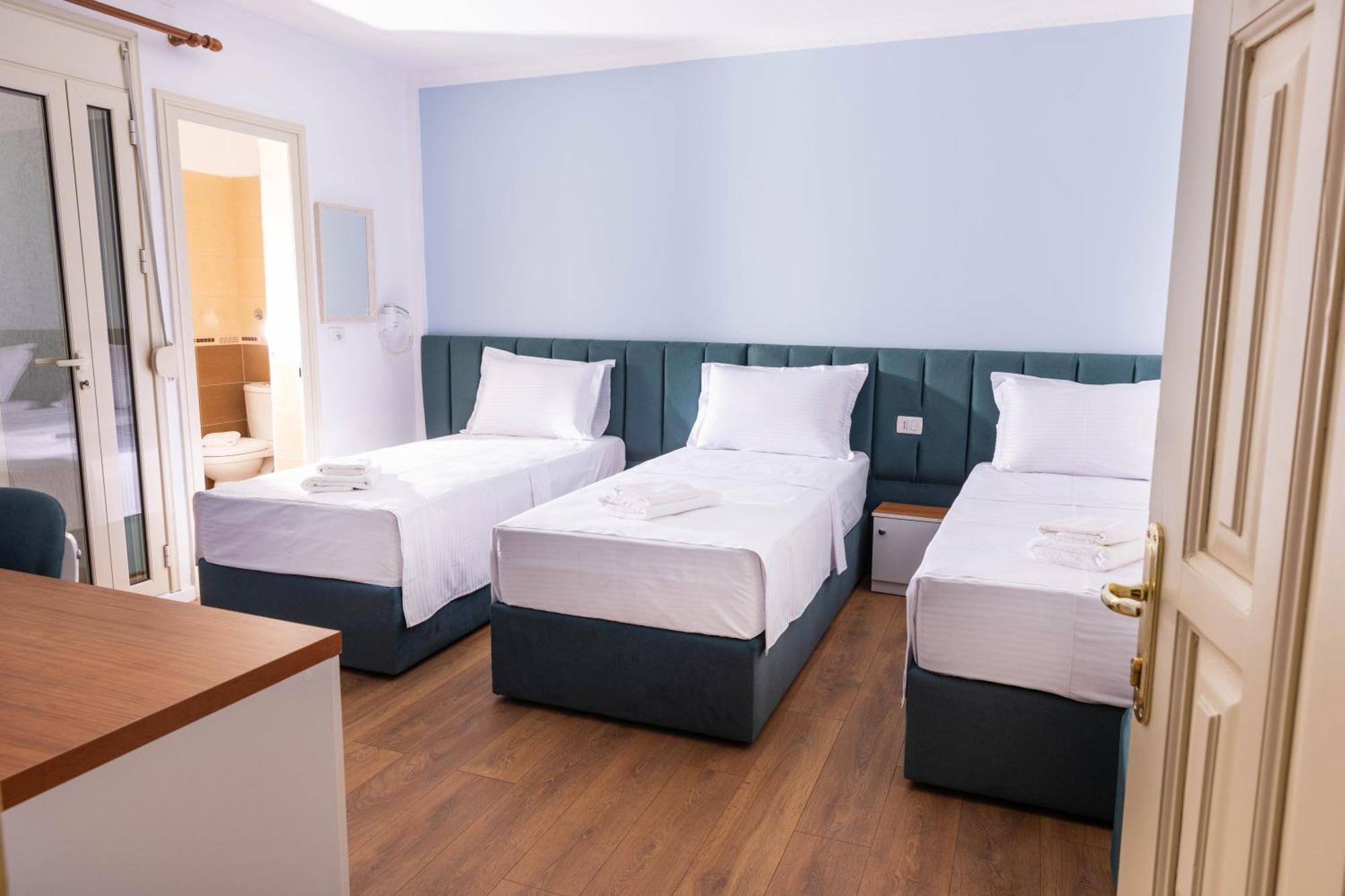 Hotel Vila Max Durrës Zewnętrze zdjęcie